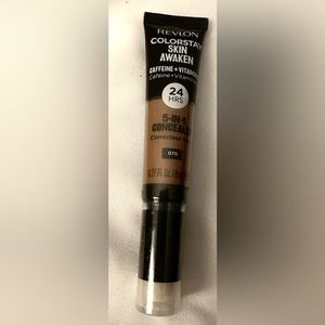 Revlon ColorStay Skin Awaken Concealer in Nutmeg